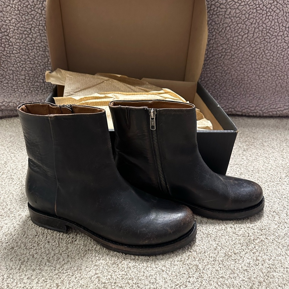 Frye Veronica Inside Zip